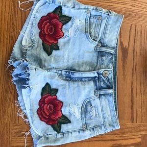 Only worn twice. Too big on me, I wear a 0 or 2.